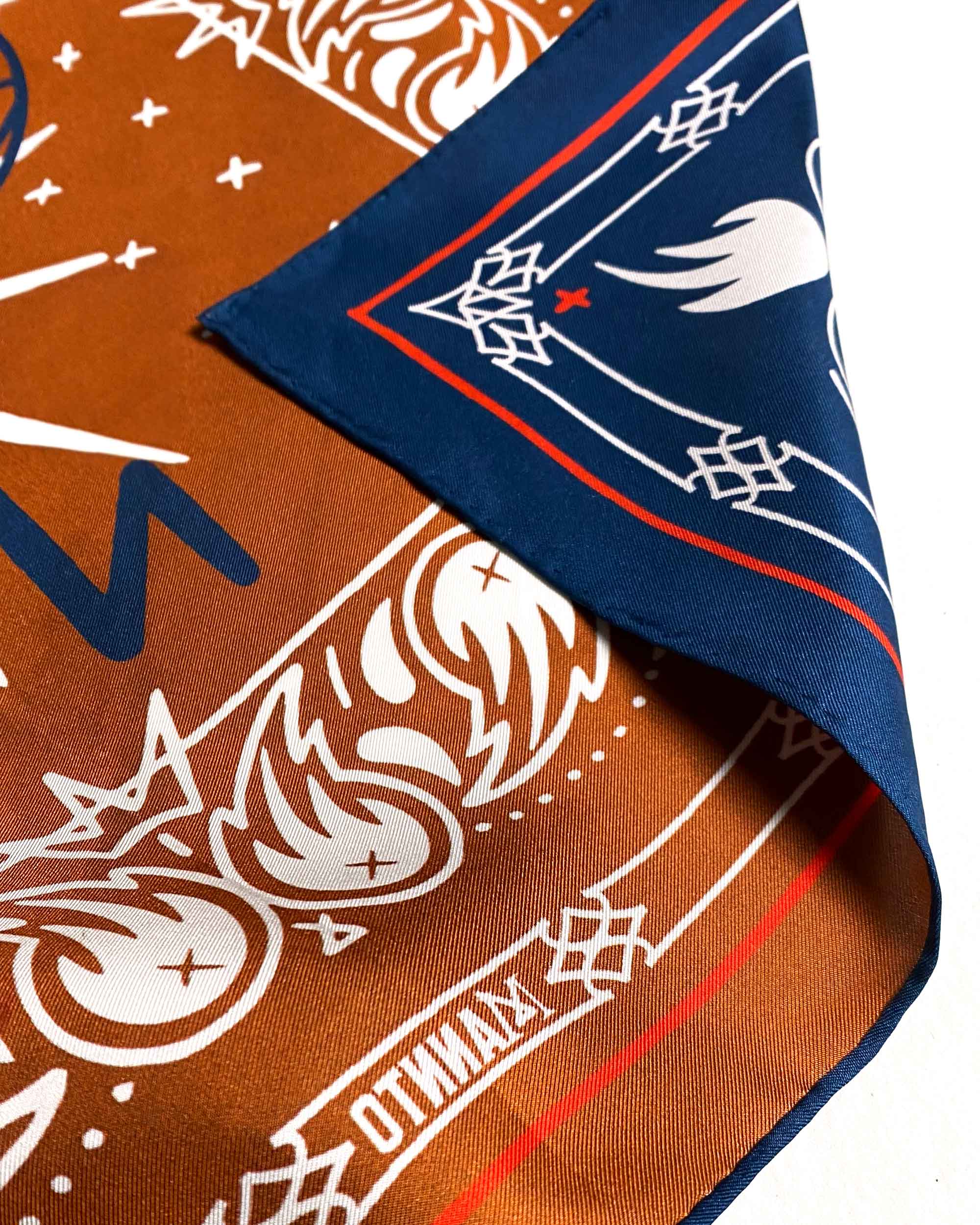 Pliegue de Mannto N°50 Rust orange - Navy blue en seda