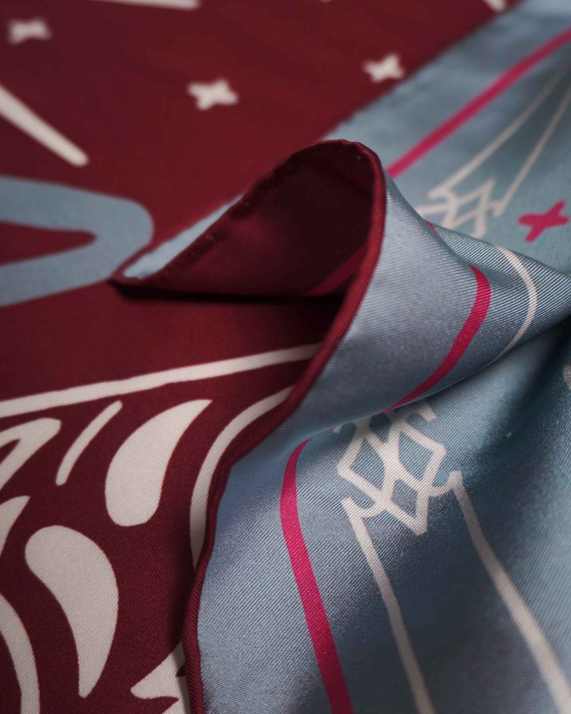 Pliegue de Mannto N°90 Burgundy red - Ice blue con doble lado de color
