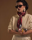 Modelo con Mannto N°90 Burgundy red - Ice blue
